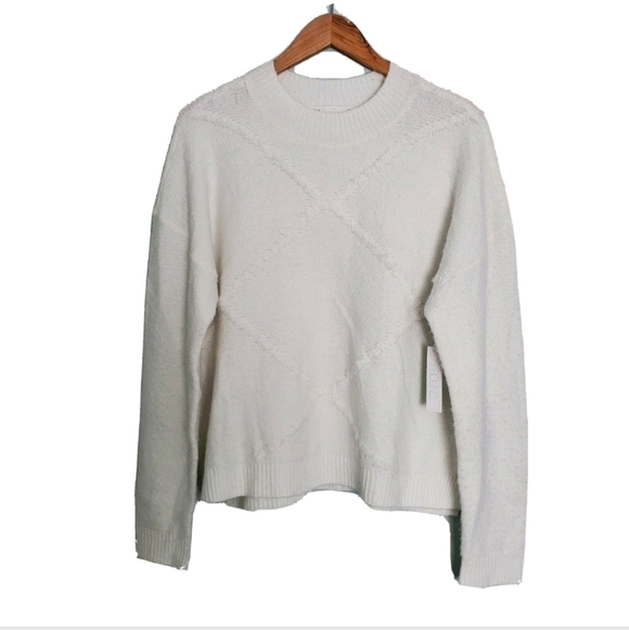 NEW Abound White Geometric Soft Sweater - Picture 2 of 5